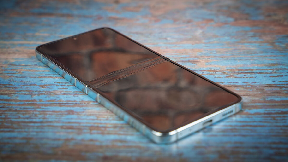 The Samsung Galaxy Z Flip5 still has a noticeable crease where it folds. Picture: Noel Campion.