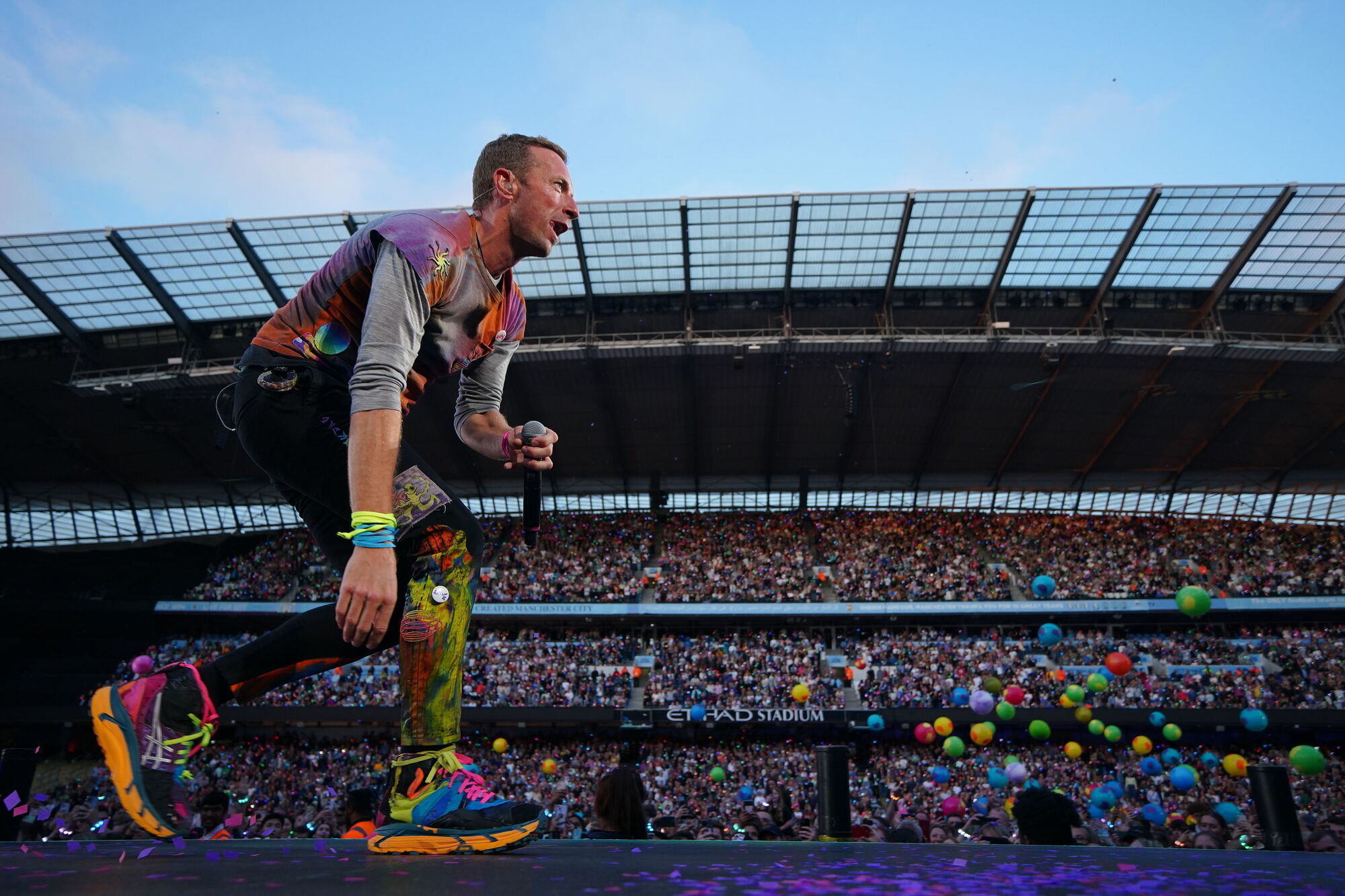 Coldplay fans go round in circles as Music of the Spheres tour sells out