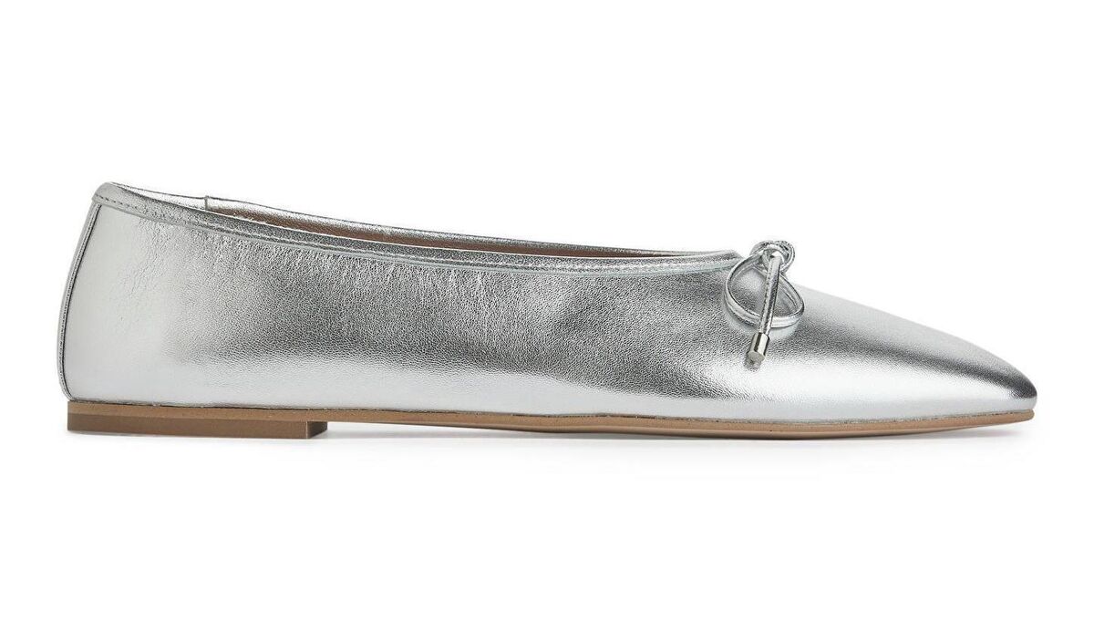 Metallic Pumps, €149, Arket Metallic Pumps, €149, Arket