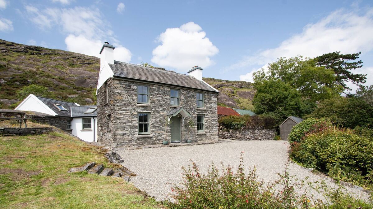 Scots chippie  came off stint on €50m yacht to work on West Cork's €475k Healy Pass at Rock House - Vimarsana News
