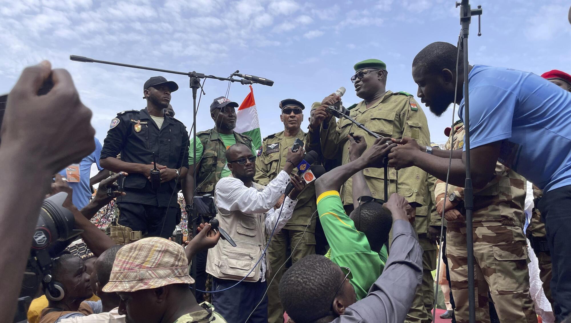 Niger’s junta shuts airspace and accuses nations of invasion plans