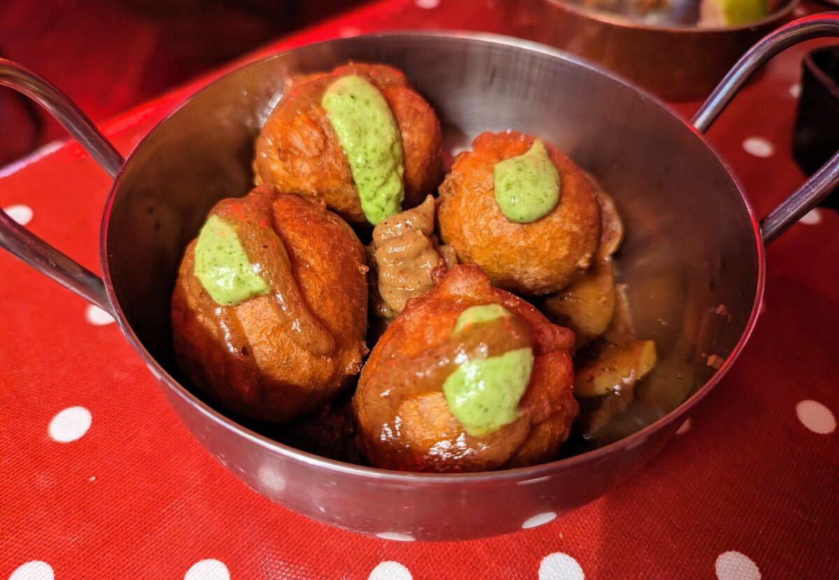 Pholourie with apple chutney