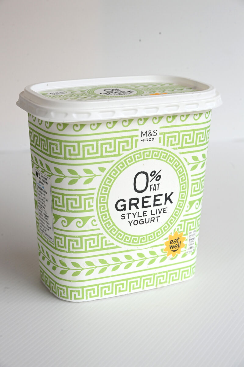 M&amp;S 0% fat Greek-Style Live Yogurt 1kg €3