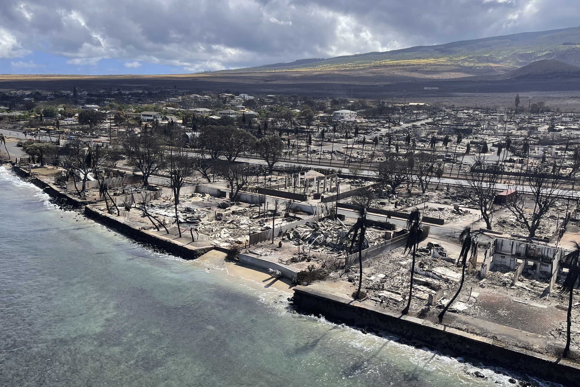 Hawaii mourns the dead in ferocious wildfires while officials warn the full toll is not yet known