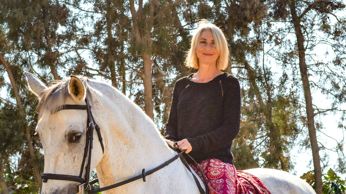 Soaring temperatures and forest fires drive best-selling author from Cyprus to Ireland - Vimarsana News