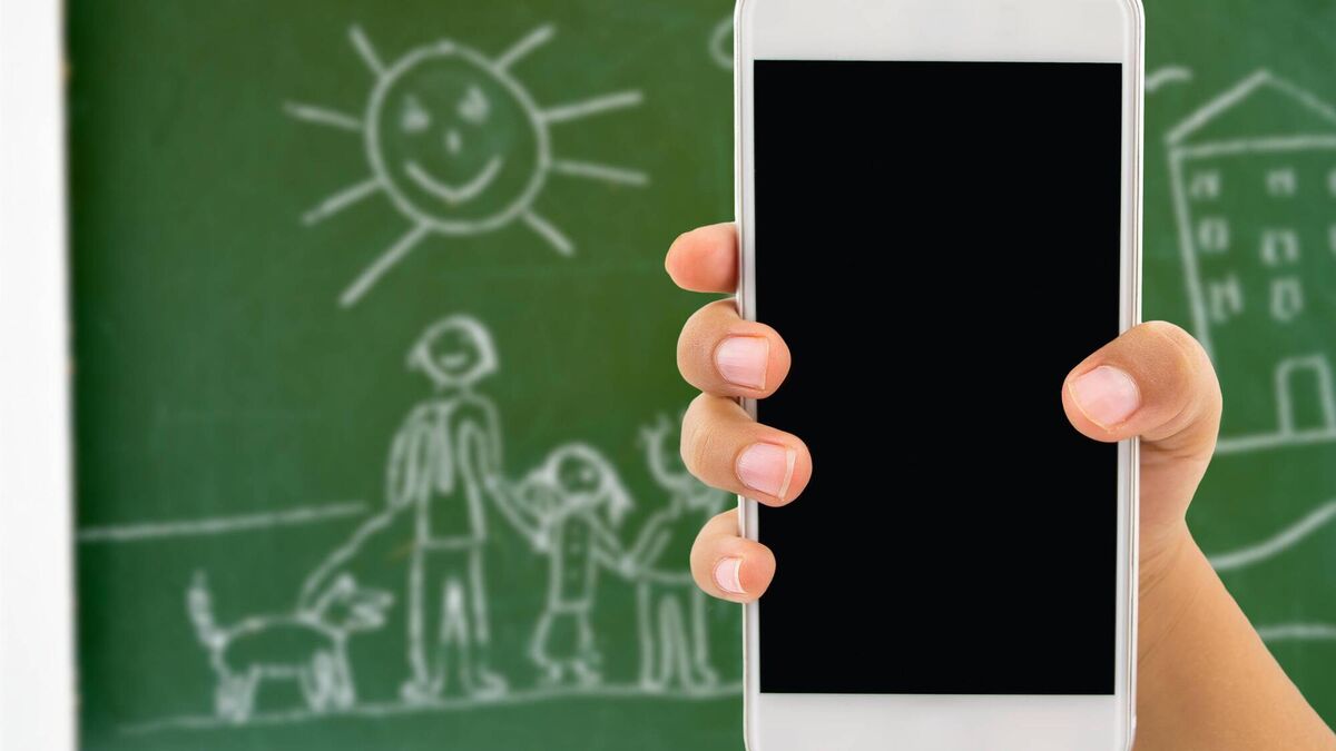 Waterford primary schools first for 'no smartphones' - Vimarsana News