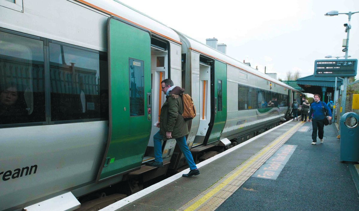  Passengers boarding the train to Limerick at Heuston, unaware that the catering trolley will not take their cash. File picture: Eamonn Farrell/RollingNews