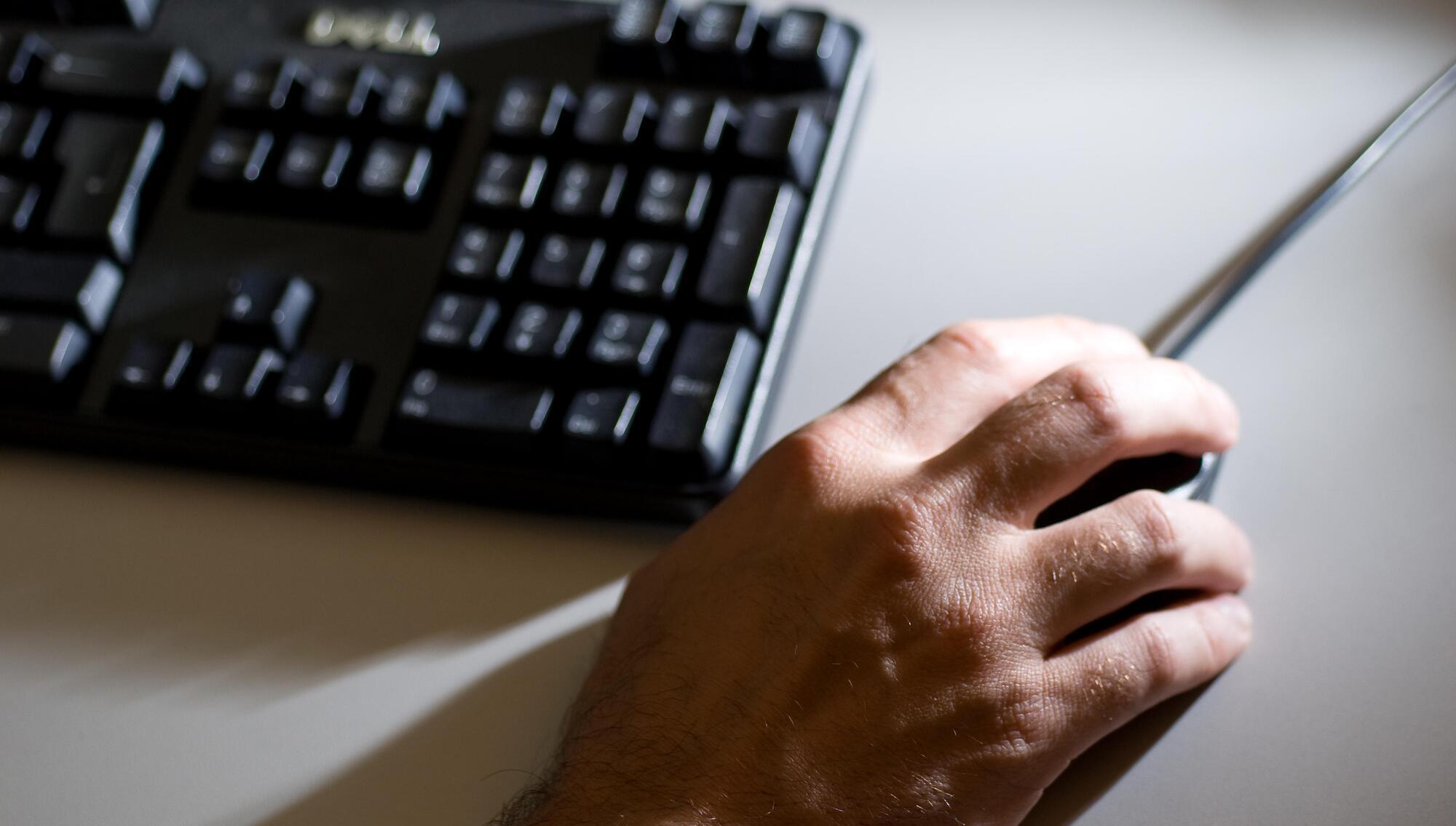 Majority of employees would swap jobs for reduced working week 