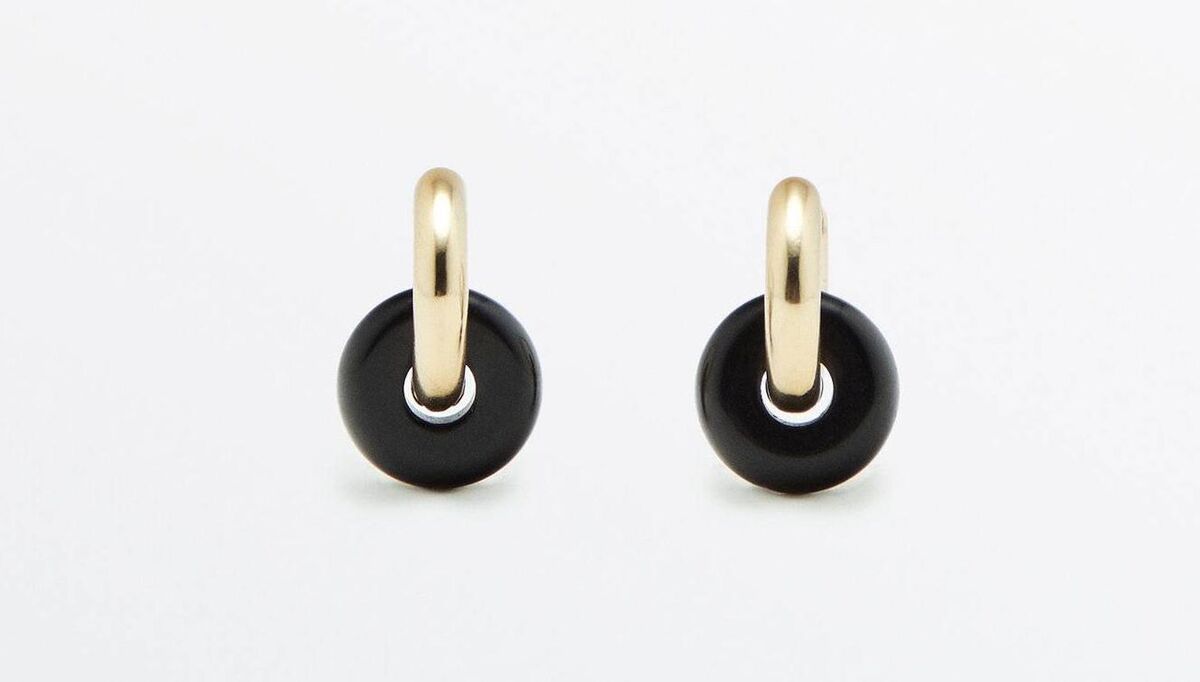 Gold-plated earrings with black stone, Massimo Dutti, €39.95