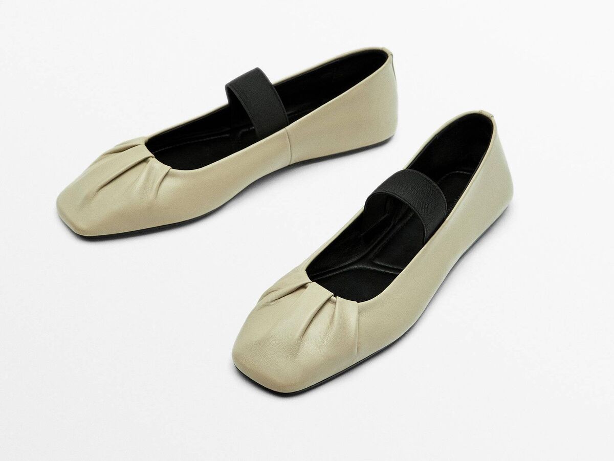 Gathered stretch ballet flats, Massimo Dutti, €89.95