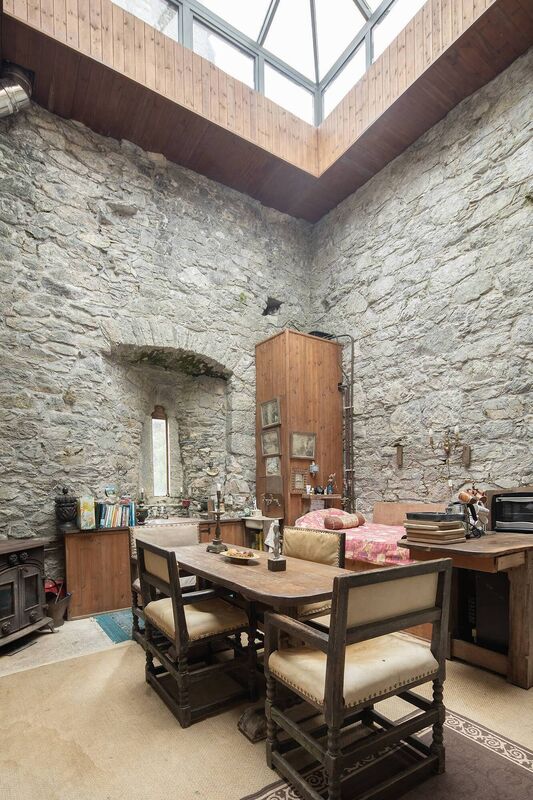 Lofty top floor
