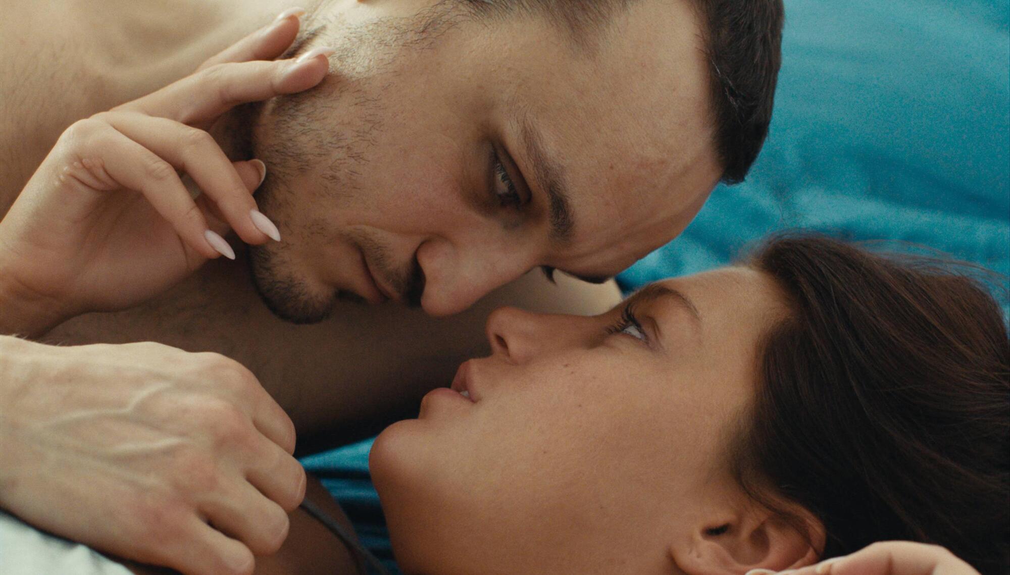 Franz Rogowski and Adèle Exarchopoulos in Passages