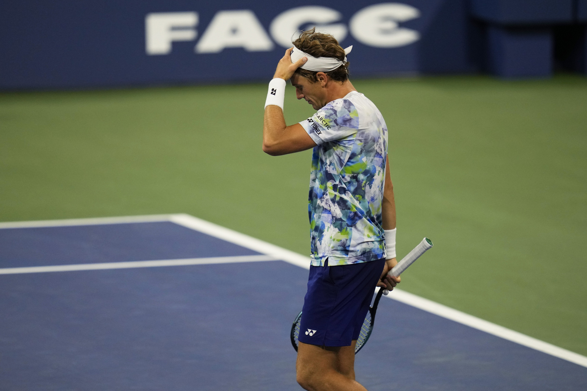 Casper Ruud and Stefanos Tsitsipas crash out of US Open