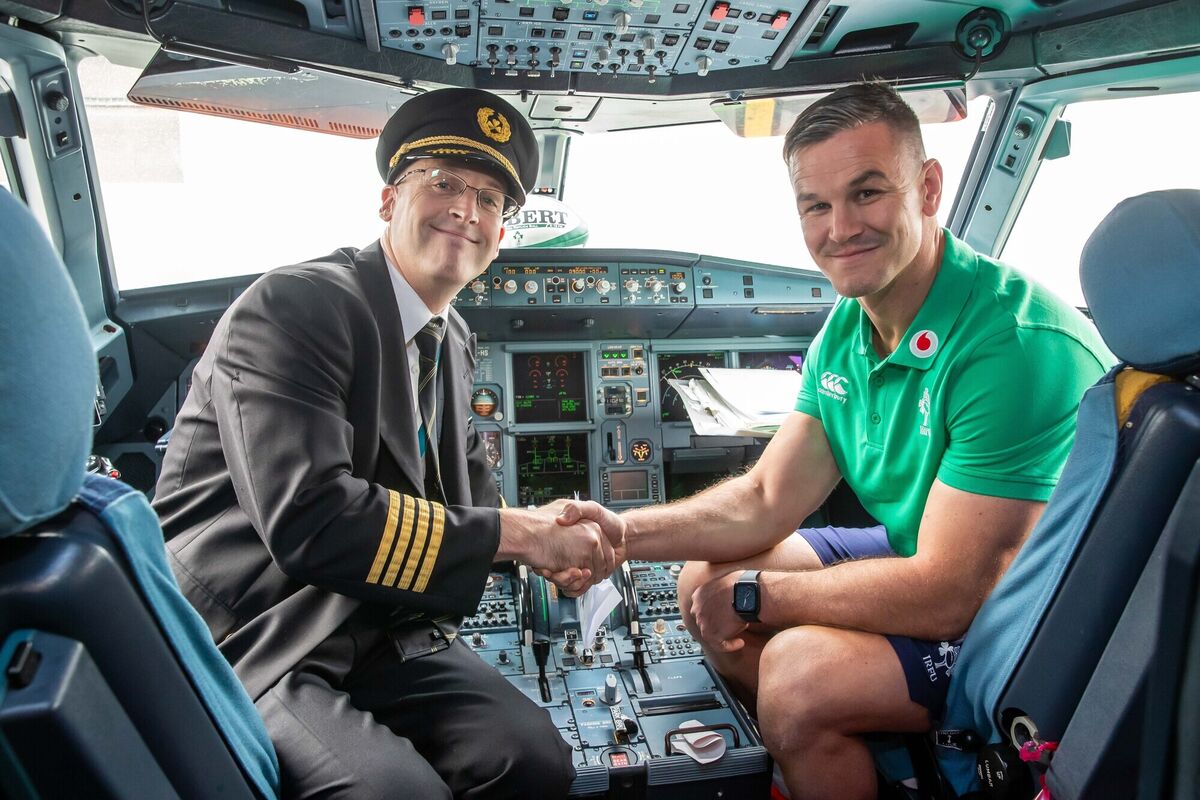 Former St. Mary’s College students, Johnny Sexton with Aer Lingus Captain Caolan Flanagan