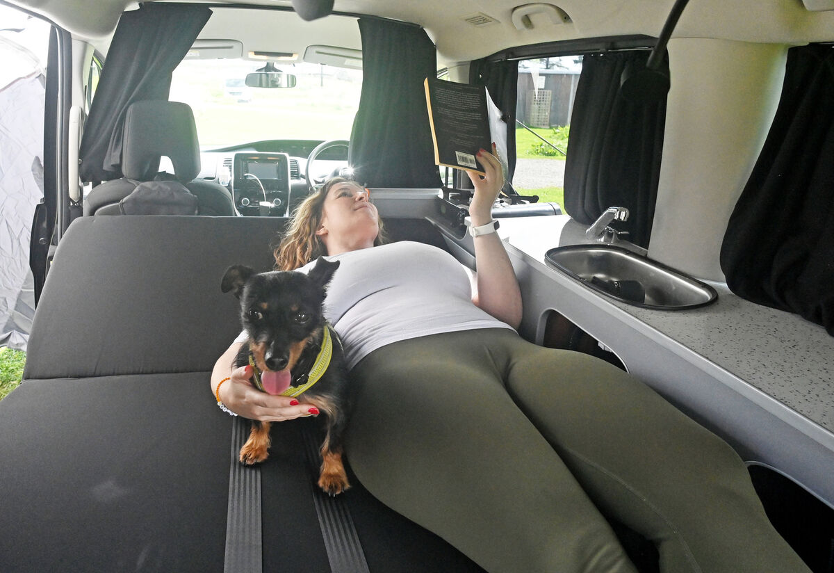 Home stretch: Jennifer and Perry enjoying some downtime.