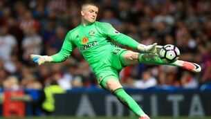 Everton agree £30m fee for ‘keeper Pickford