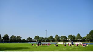 <p>SOARING TEMPERATURES: A general view of an Ireland rugby squad training session at Complexe de la Chambrerie in Tours, France. Pic: Brendan Moran/Sportsfile</p>