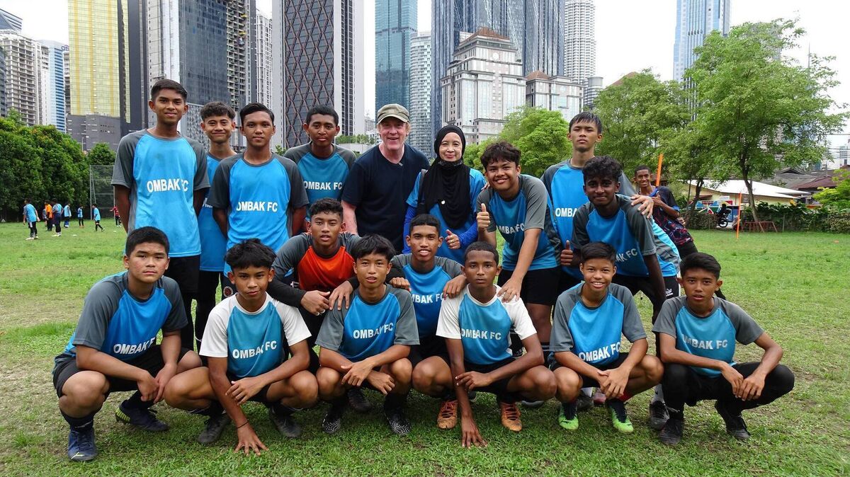 Hector Ó na Philippines go dtí na Solomons