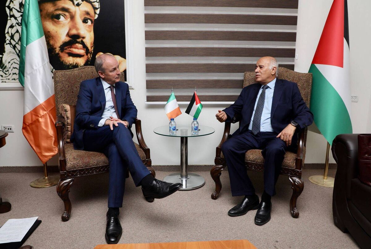 The Tánaiste meets Palestine's acting Minister for Education Mahmoud Mosa Abu Mouis. Picture: Phil Behan/DFA