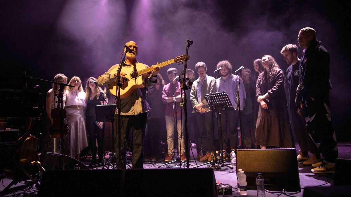  Rónán Ó Snodaigh on stage with Ye Vagabonds, Dermot Kennedy, and The Staves. Picture: Bríd O’Donovan