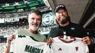 <p>A NEW YORK MINUTE: Roy Keane with NY Jets legend, Nick Mangold. Picture: NY Jets</p>