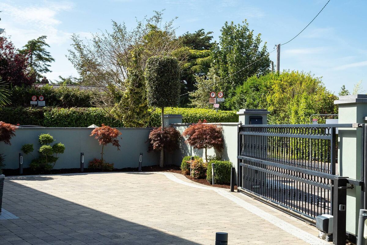 Front drive, off-street parking and CCTV Front drive, off-street parking and CCTV