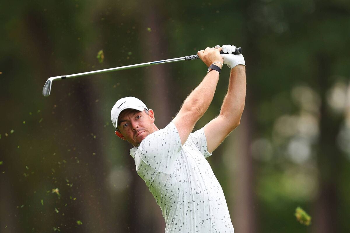 Rory McIlroy plays his second shot on the 15th hole during Day Three of the BMW PGA Championship at Wentworth (Photo by Andrew Redington/Getty Images) Rory McIlroy plays his second shot on the 15th hole during Day Three of the BMW PGA Championship at Wentworth (Photo by Andrew Redington/Getty Images)