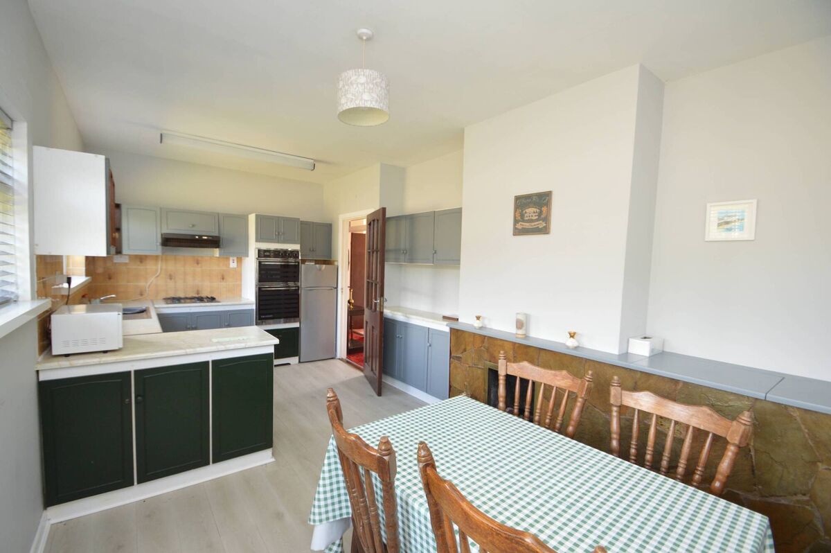 Kitchen dining