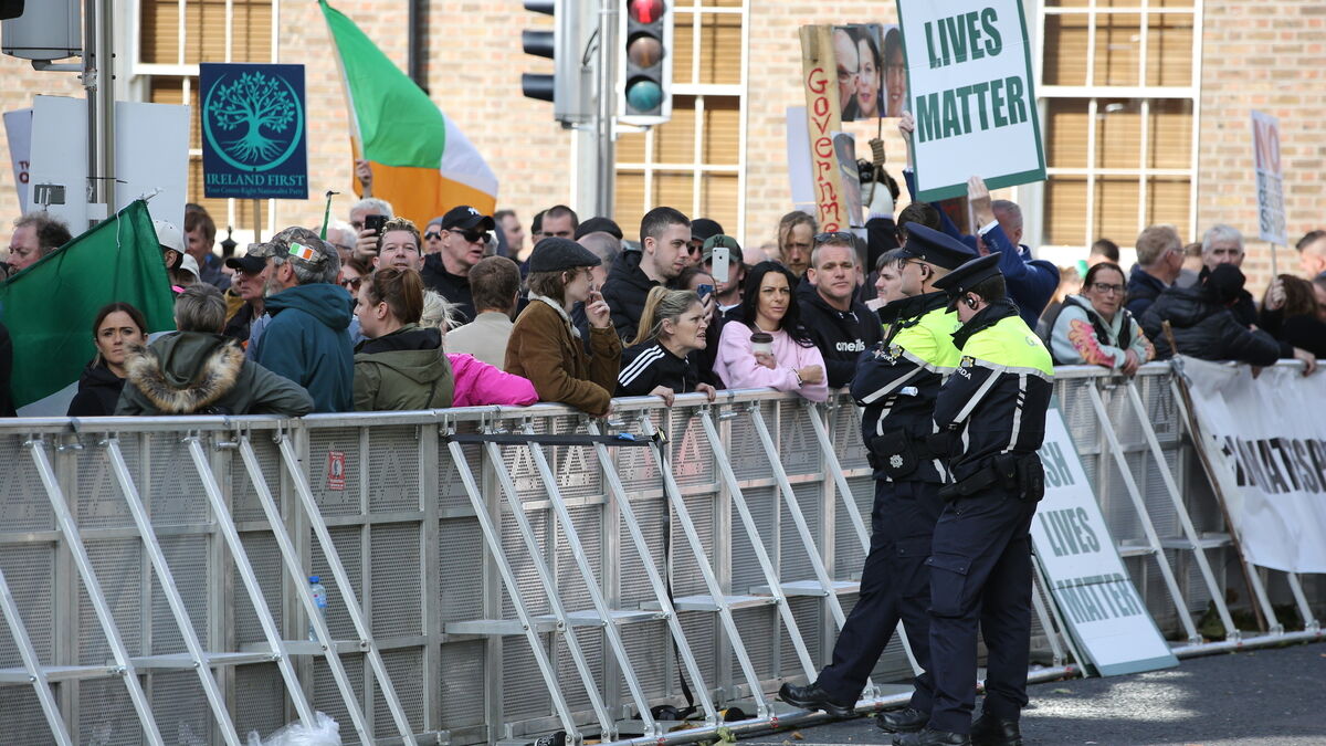 Security review underway as Senator calls for 'sterile' zone around Leinster House - Vimarsana News
