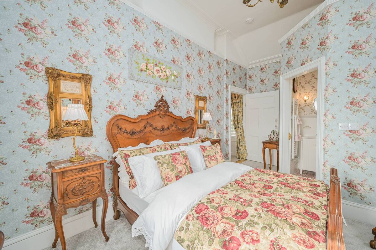 Park yourself prettily