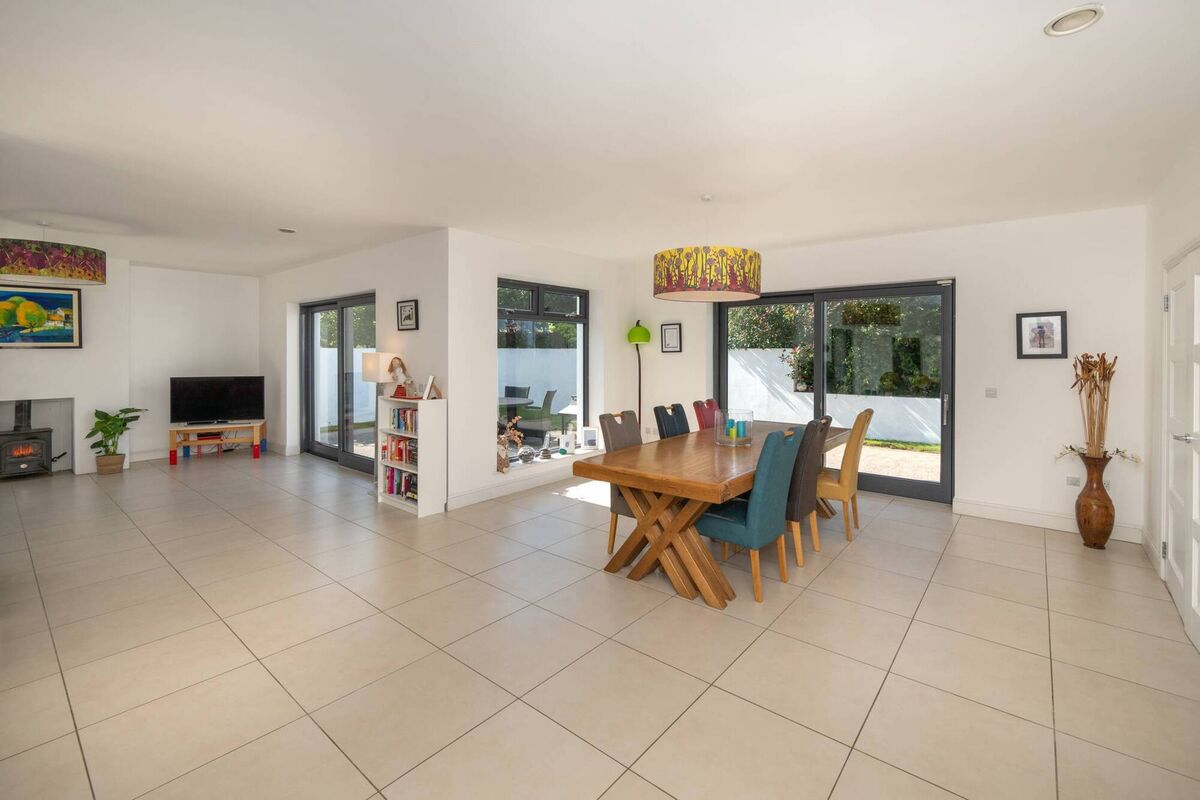 Dining room open plan to family room