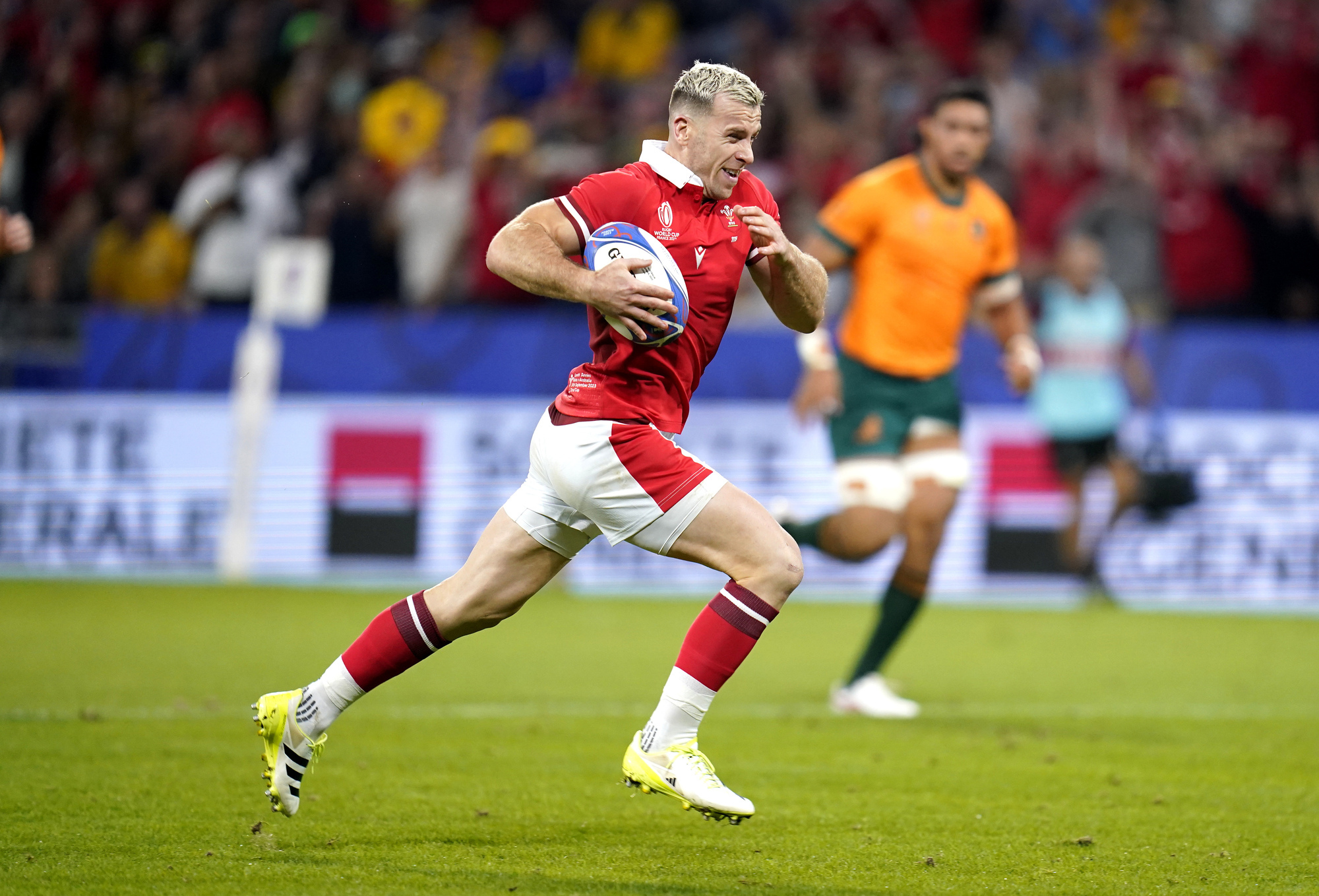 Record-breaking Gareth Davies enjoying rugby again after reclaiming Wales spot