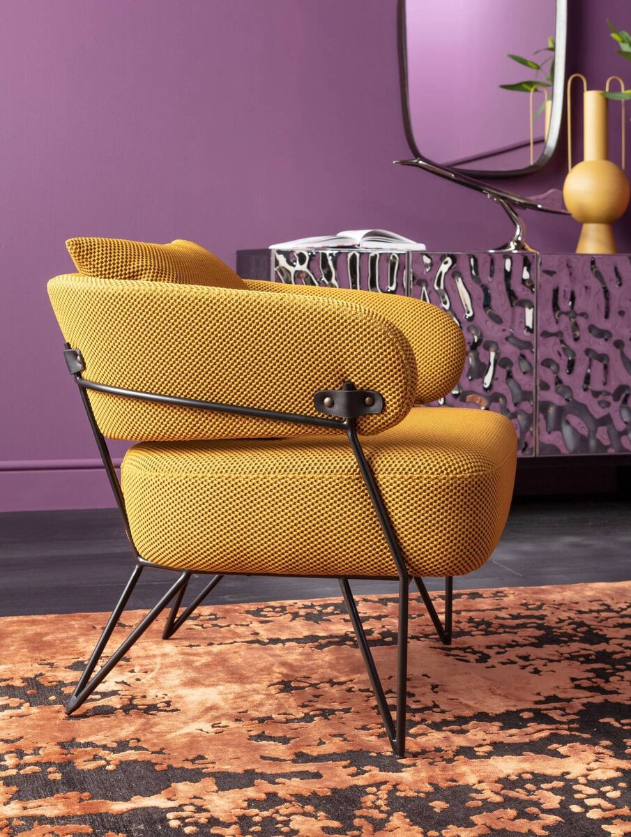 Bold colours enveloping a space offer a luxury sophisticated look, chair from Objekt Design Space. Bold colours enveloping a space offer a luxury sophisticated look, chair from Objekt Design Space.