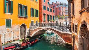 <p>Venice, Italy: one tourism spot affected by post-pandemic over-tourism</p>