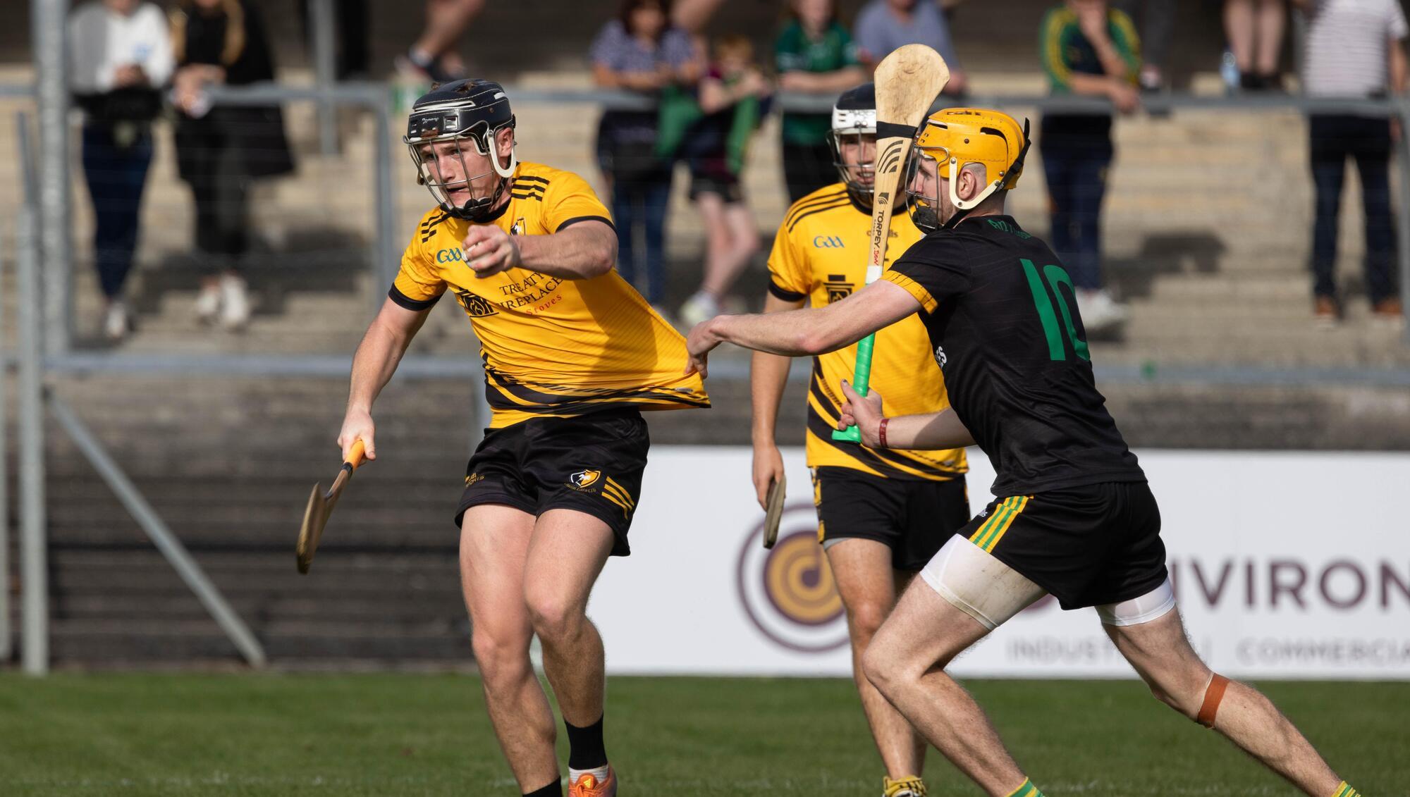  CLONLARA CRUISE: Clonlara's David Fitzgerald and Feakle's Oisin Donnellan in action during the Clare senior hurling semi final. Picture: Eamon Ward