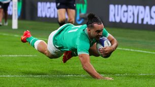 <p>PERFECTLY EXECUTED: Ireland’s James Lowe scores the opening try. Pic: INPHO/Billy Stickland</p>