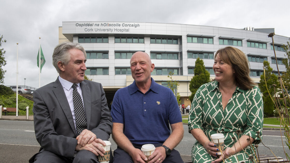 English tourist returns to Cork hospital to thank doctor who saved his life - Vimarsana News