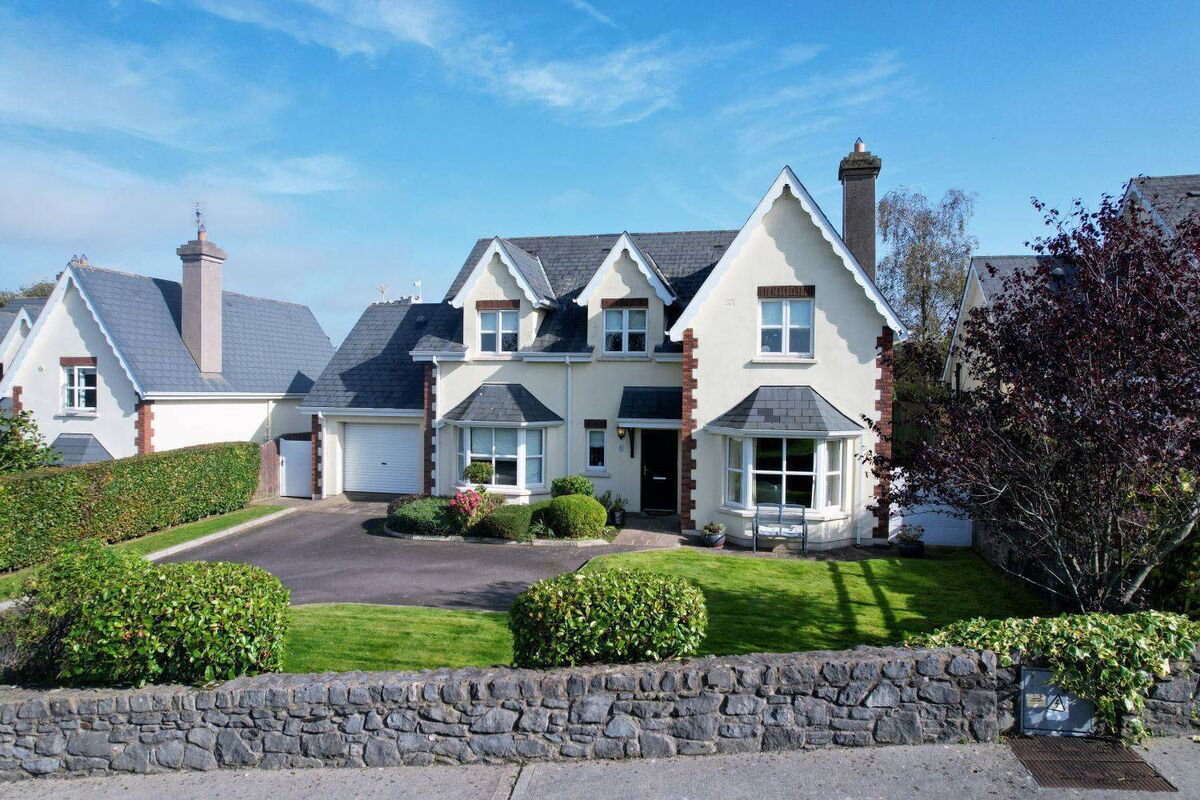 No 2 Cois Fota