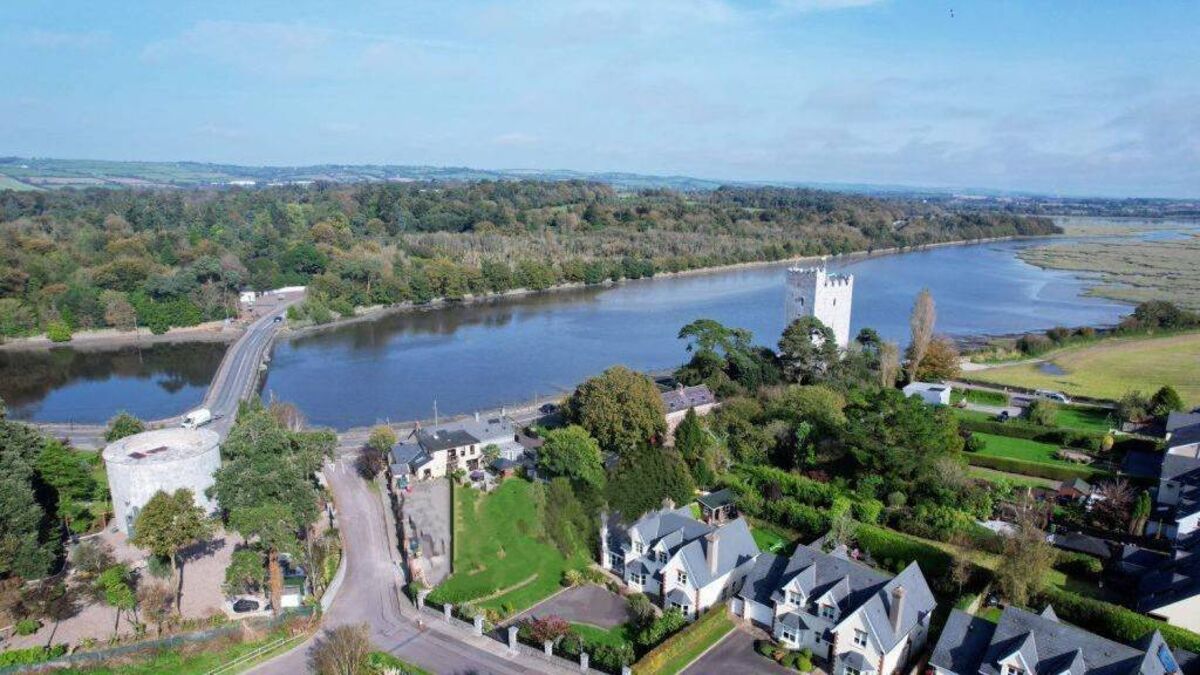 The Two Towers might sound like a book title, but you'll find them either side of this spacious Belvelly home - Vimarsana News