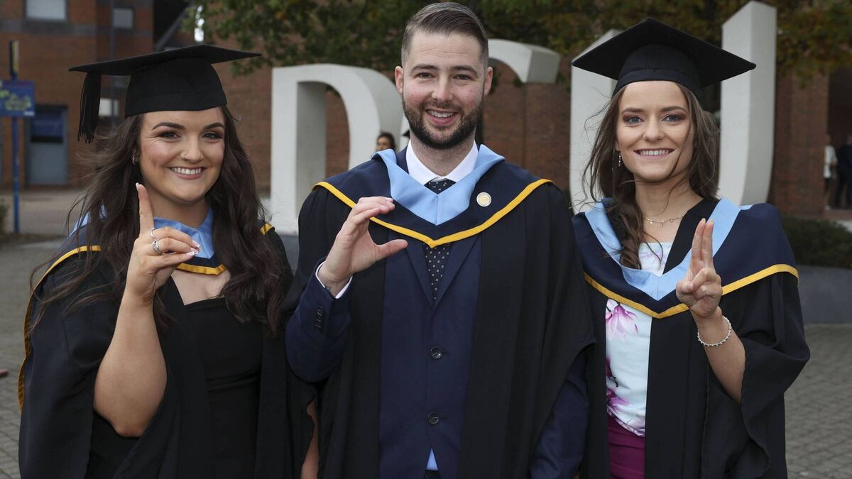 'It's such an honour': Deaf students first to graduate as primary teachers using sign language - Vimarsana News