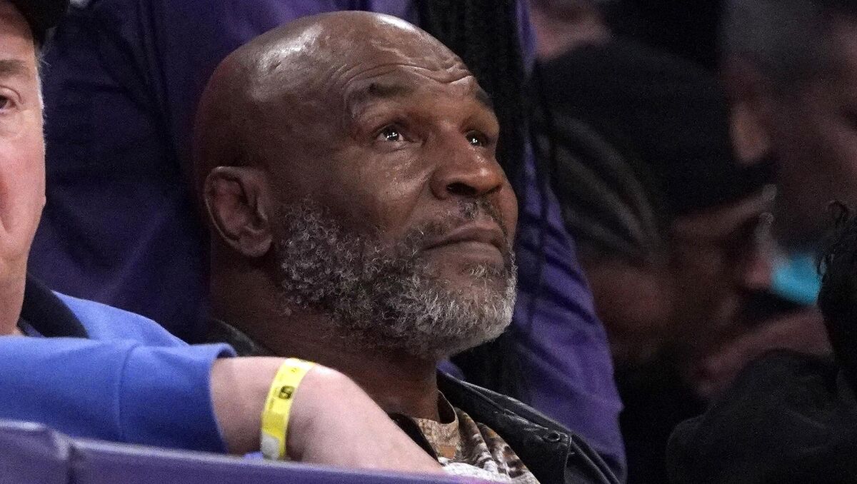 Francis Ngannou will have the boxing legend in his corner for the fight against Tyson Fury.