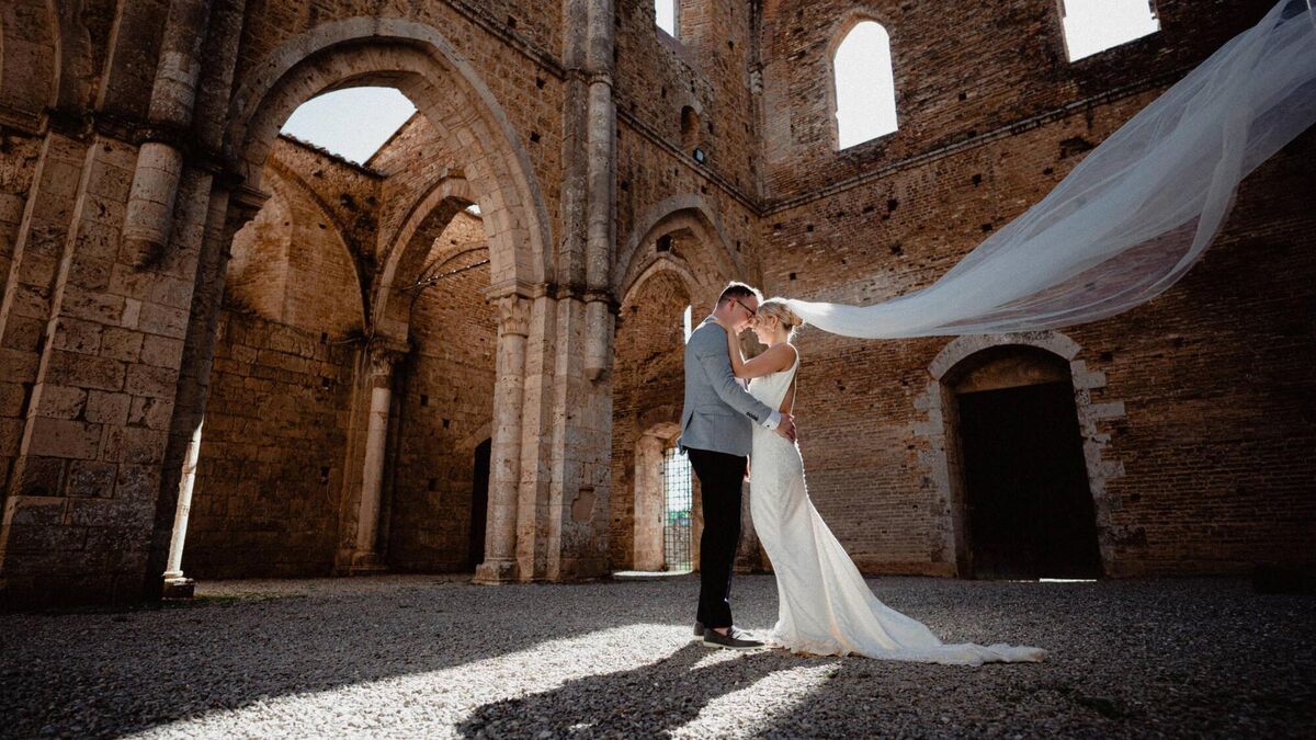 Wedding of the Week: From Cork to Italy for Jennifer and Dean - Vimarsana News