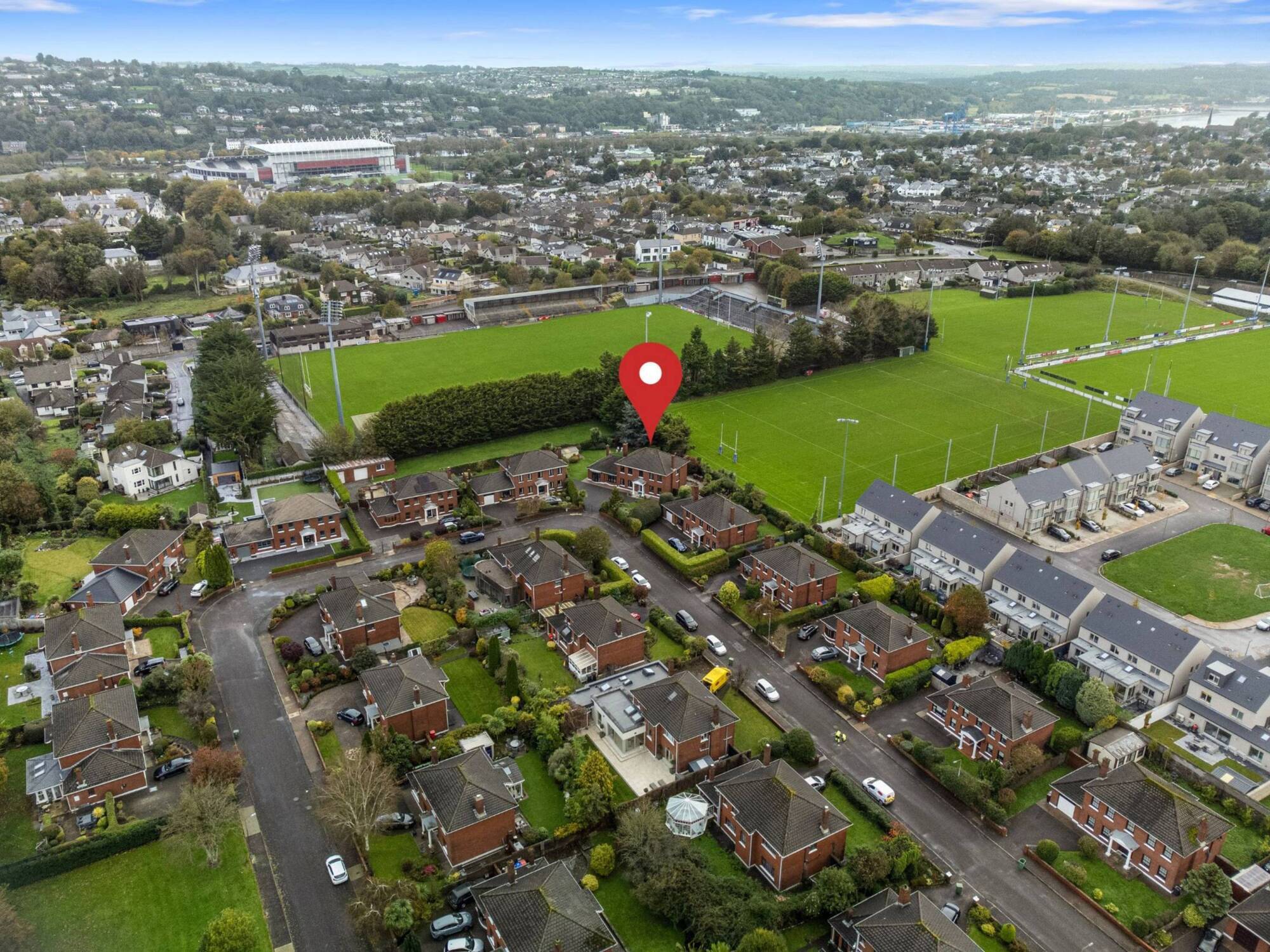 Plenty of Pros and one big 'Cork Con' over the wall from €1.2m Shrewsbury Downs home 