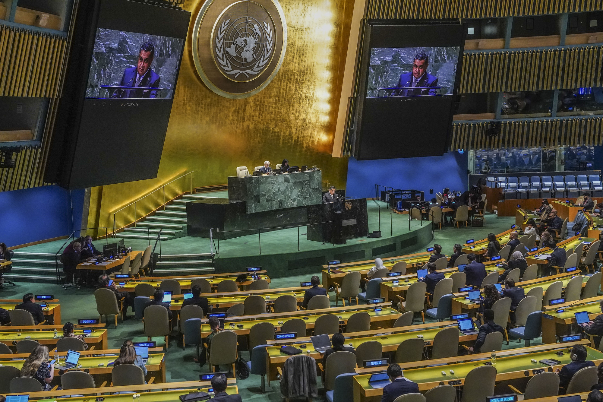 UN General Assembly calls for `humanitarian truce’ in Gaza
