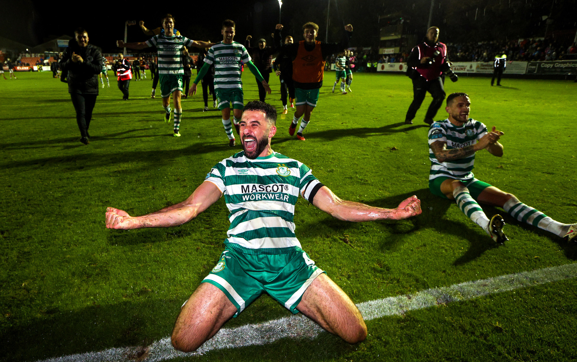 Shamrock Rovers clinch title and four-in-a-row in style 