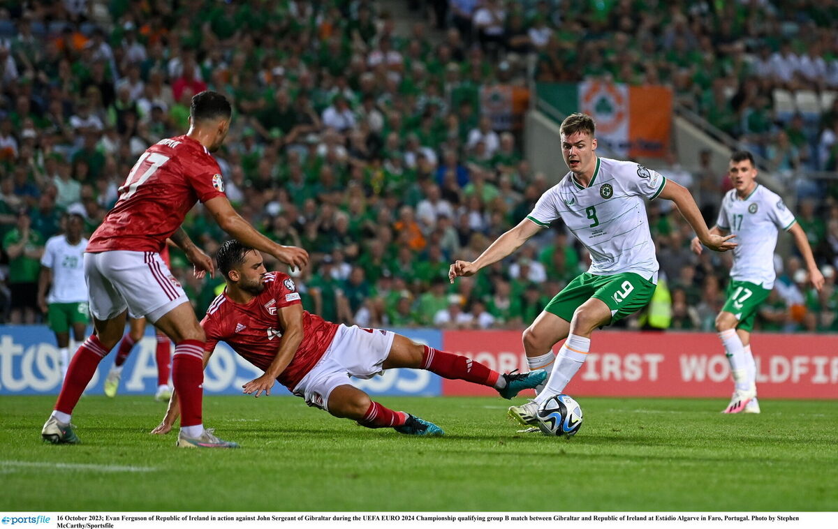 Evan Ferguson of Republic of Ireland in action against John Sergeant of Gibraltar. Photo by Stephen McCarthy/Sportsfile