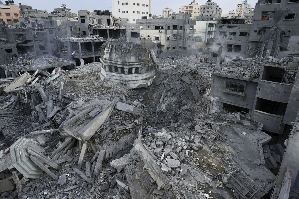 The rubble of the Yassin Mosque, destroyed in an Israeli airstrike.