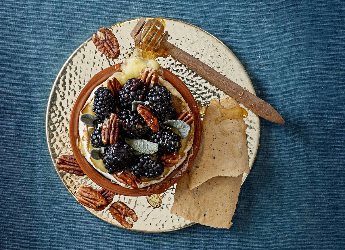 This is an easy-to-make appealing and unctuous meal for one or a starter or snack for a couple of dinner guests. 