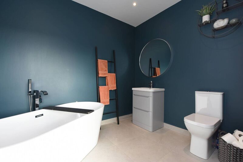 Main bathroom Main bathroom