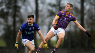 <p>LEINSTER FINAL BOOKED: Ardee St Mary’s Jonathan Commins with Paul Mannion of Kilmacud Crokes. Pic: ©INPHO/Ciaran Culligan</p>